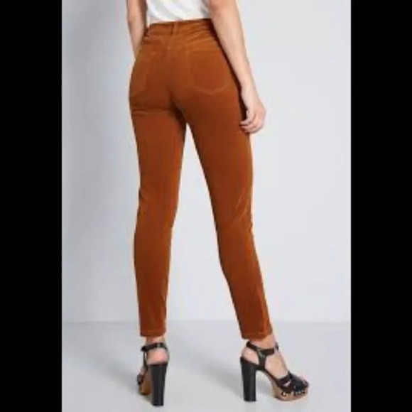 MODCLOTH Teaching Ease Skinny Corduroy Pants - Picture 5 of 9